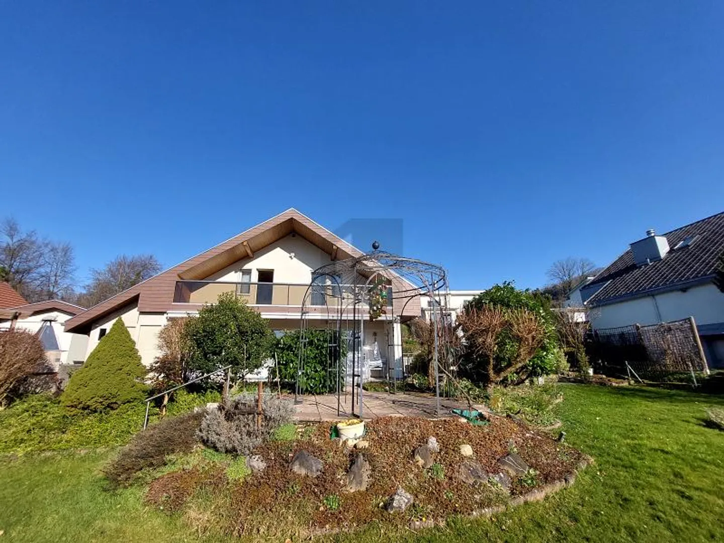 MAISON CONFORTABLE POUR FAMILLES DANS UN ENDROIT CALME - Photo 2 sur 6