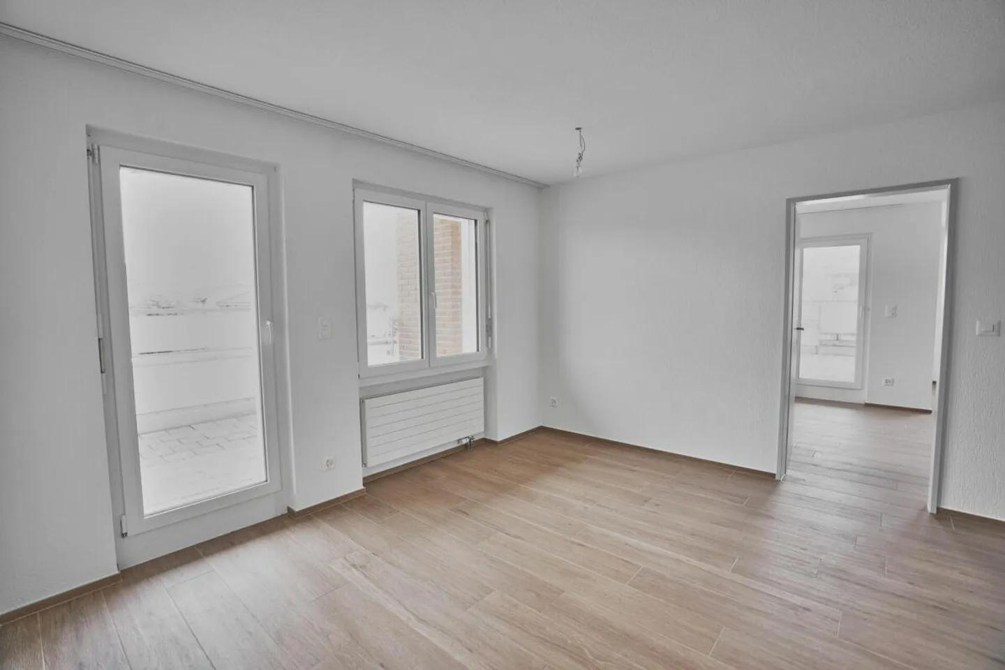 Appartement en attique de 4,5 pièces avec terrasse panoramique à Busswil - Photo 5 sur 16