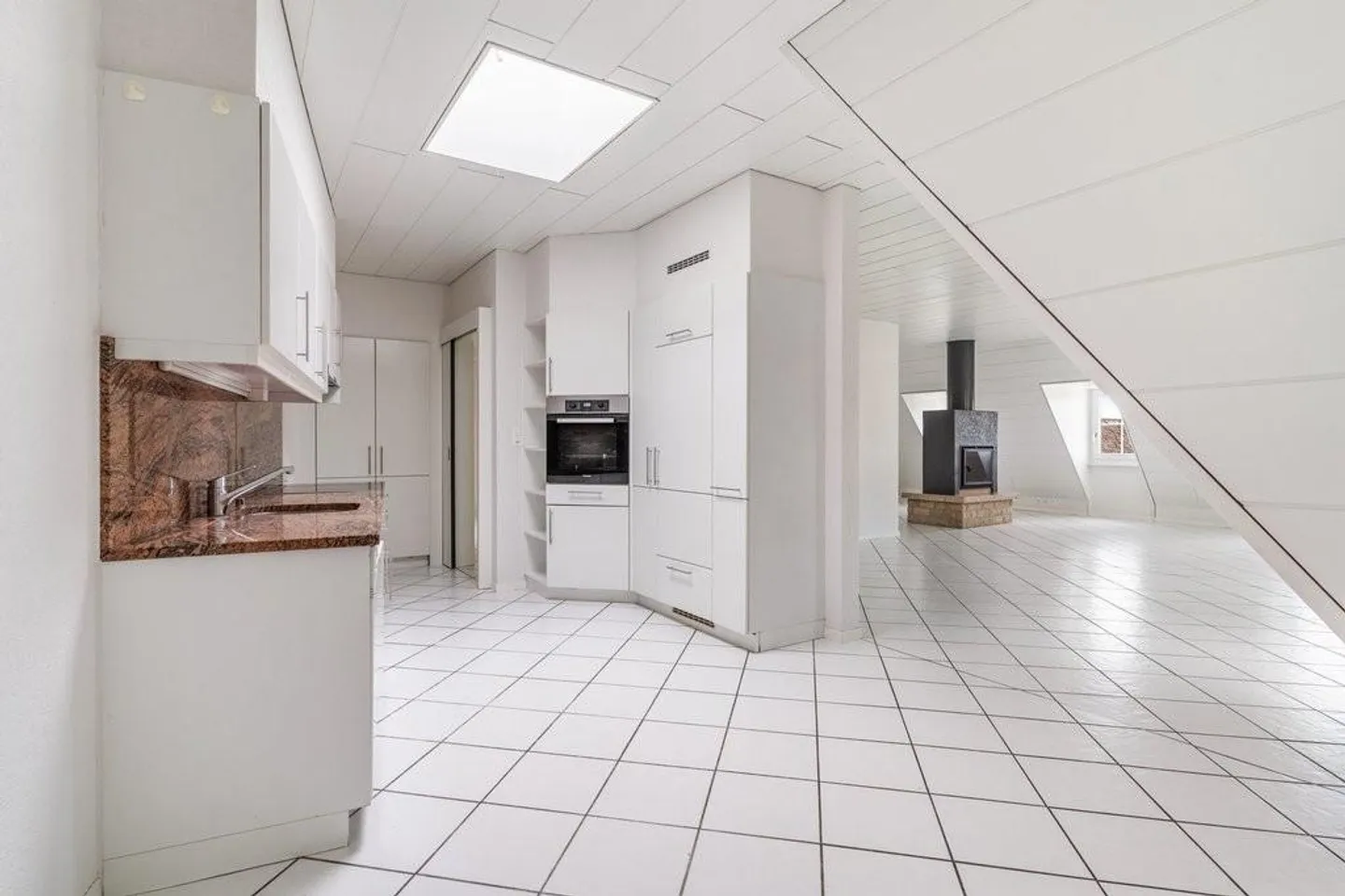 Treat yourself to accommodation in the city center! - Photo 5 of 11