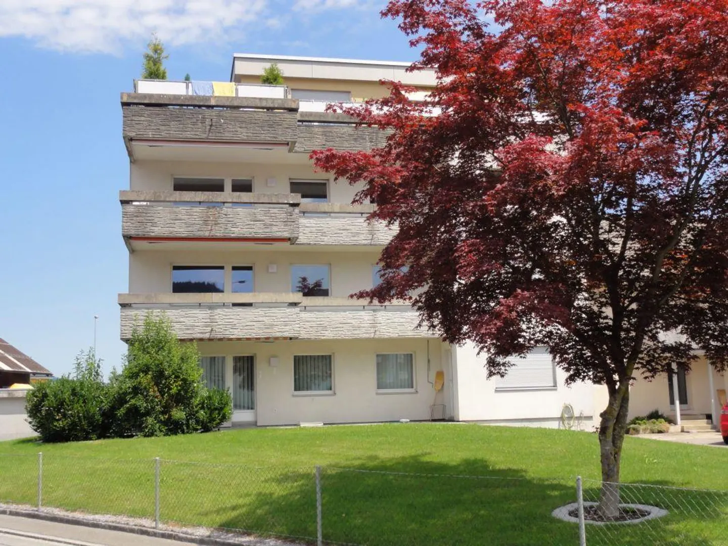 Appartement en attique de 4,5 pièces avec terrasse panoramique à Busswil - Photo 16 sur 16