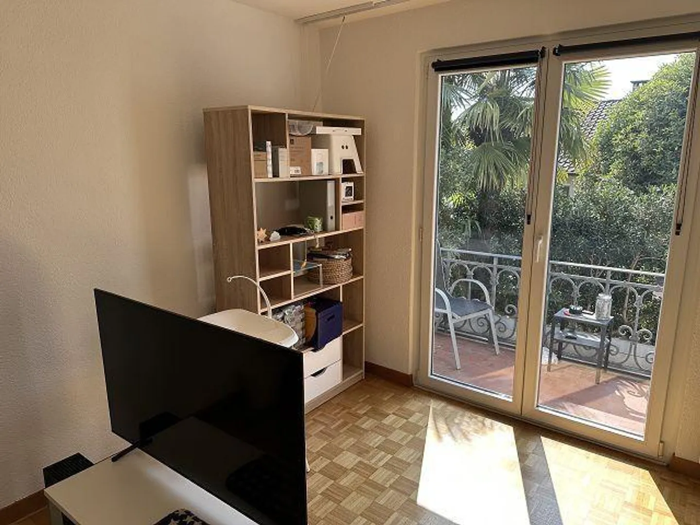 5 1/2-Room Villa with a Large Garden in a Very Quiet, Sunny Location - Photo 7 of 29