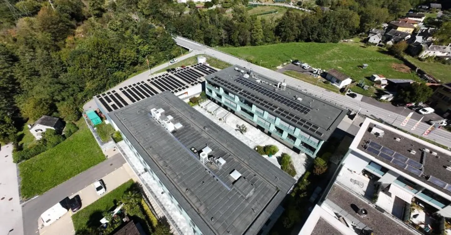 Commercial Space - High-End Office in Modern Building (2017) with Parking Spaces in Garage - Photo 1 of 5