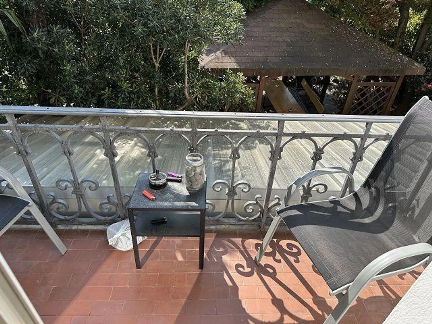 5 1/2-Room Villa with a Large Garden in a Very Quiet, Sunny Location - Photo 15 of 29