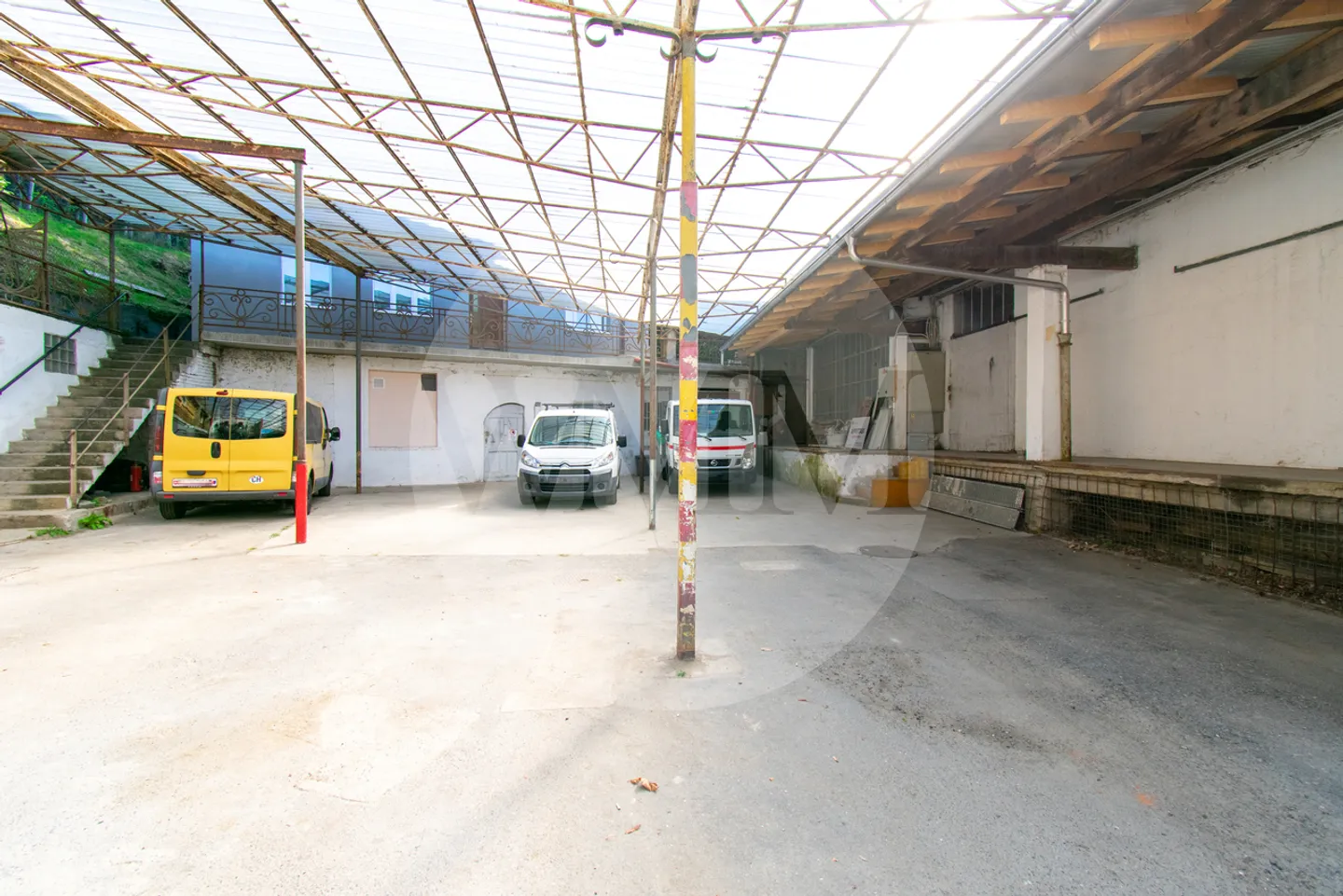 Spazio di stoccaggio coperto a Cureglia - Foto 2 di 5