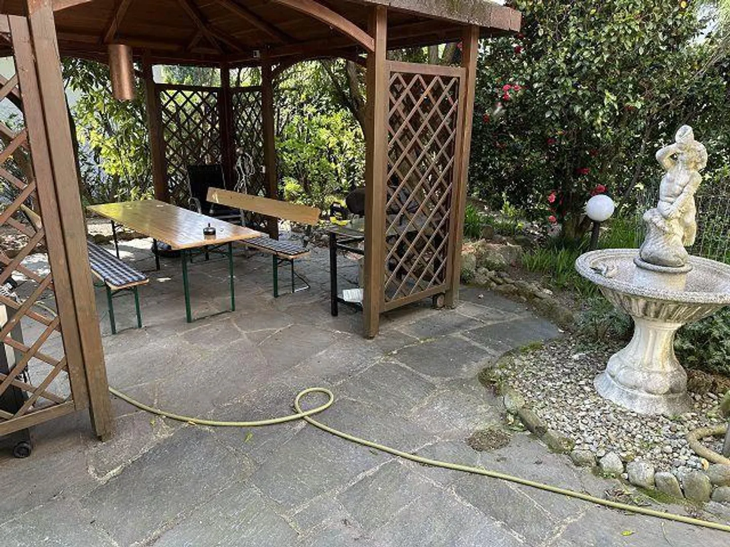 5 1/2-Room Villa with a Large Garden in a Very Quiet, Sunny Location - Photo 18 of 29