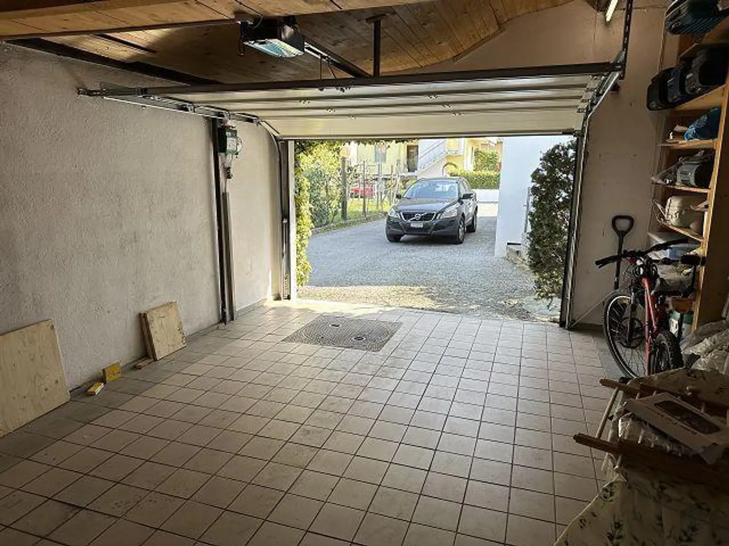 5 1/2-Room Villa with a Large Garden in a Very Quiet, Sunny Location - Photo 25 of 29