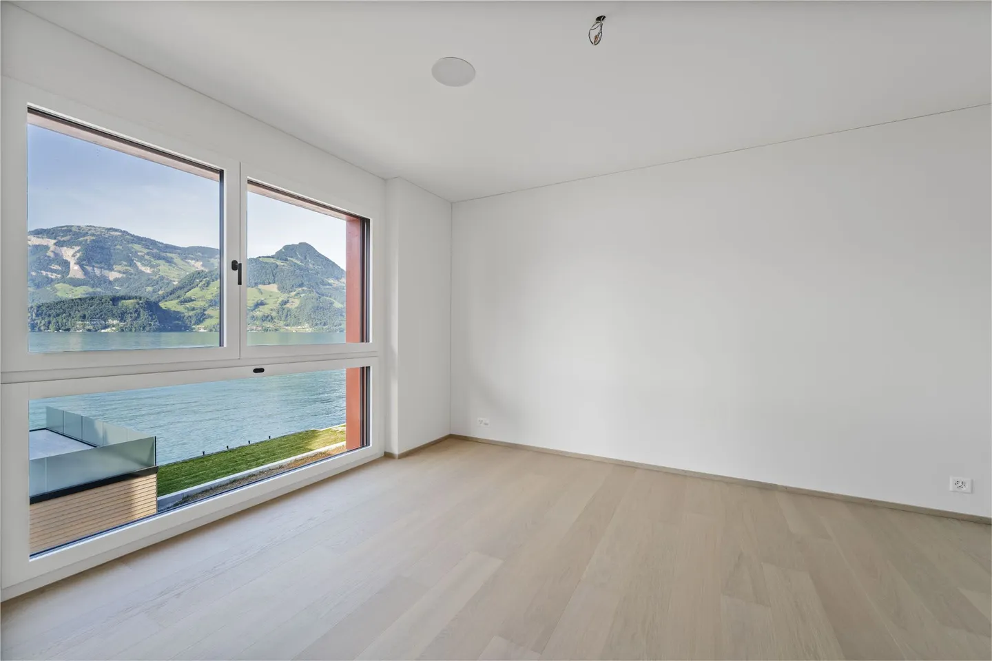 PRESTIGE VUE SUR LE LAC - Photo 9 sur 32