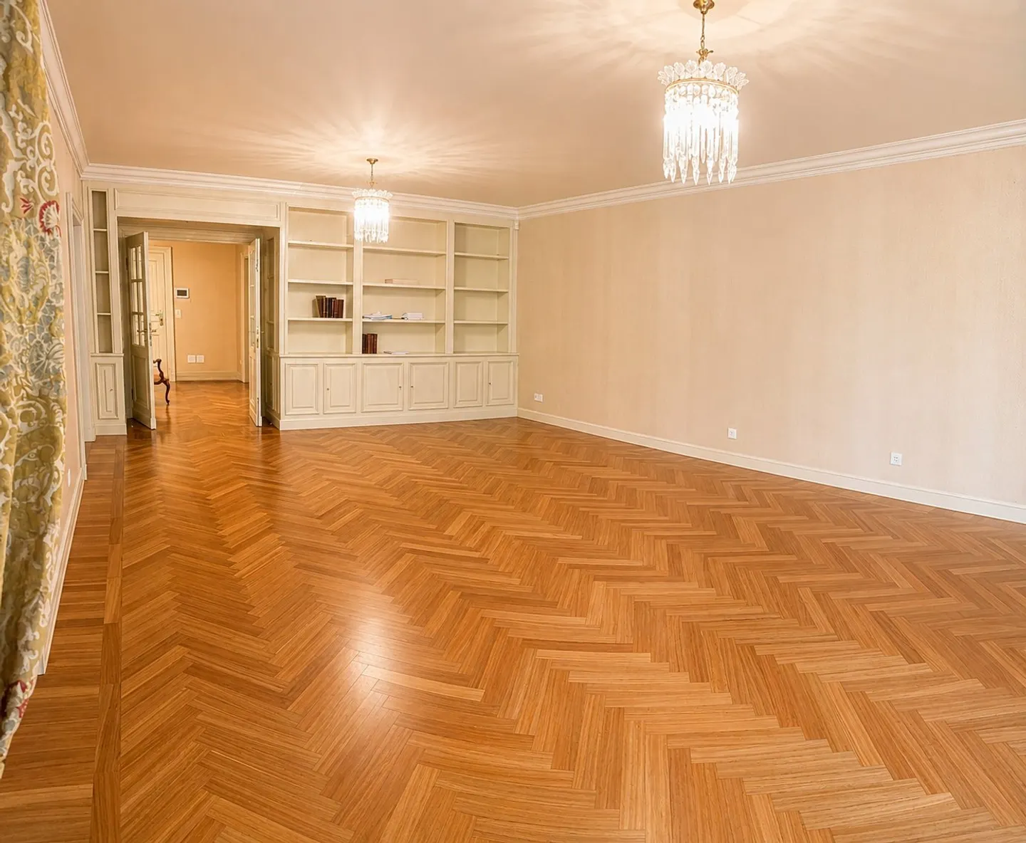 Luxuswohnung mit Privatgarten - Foto 4 von 13