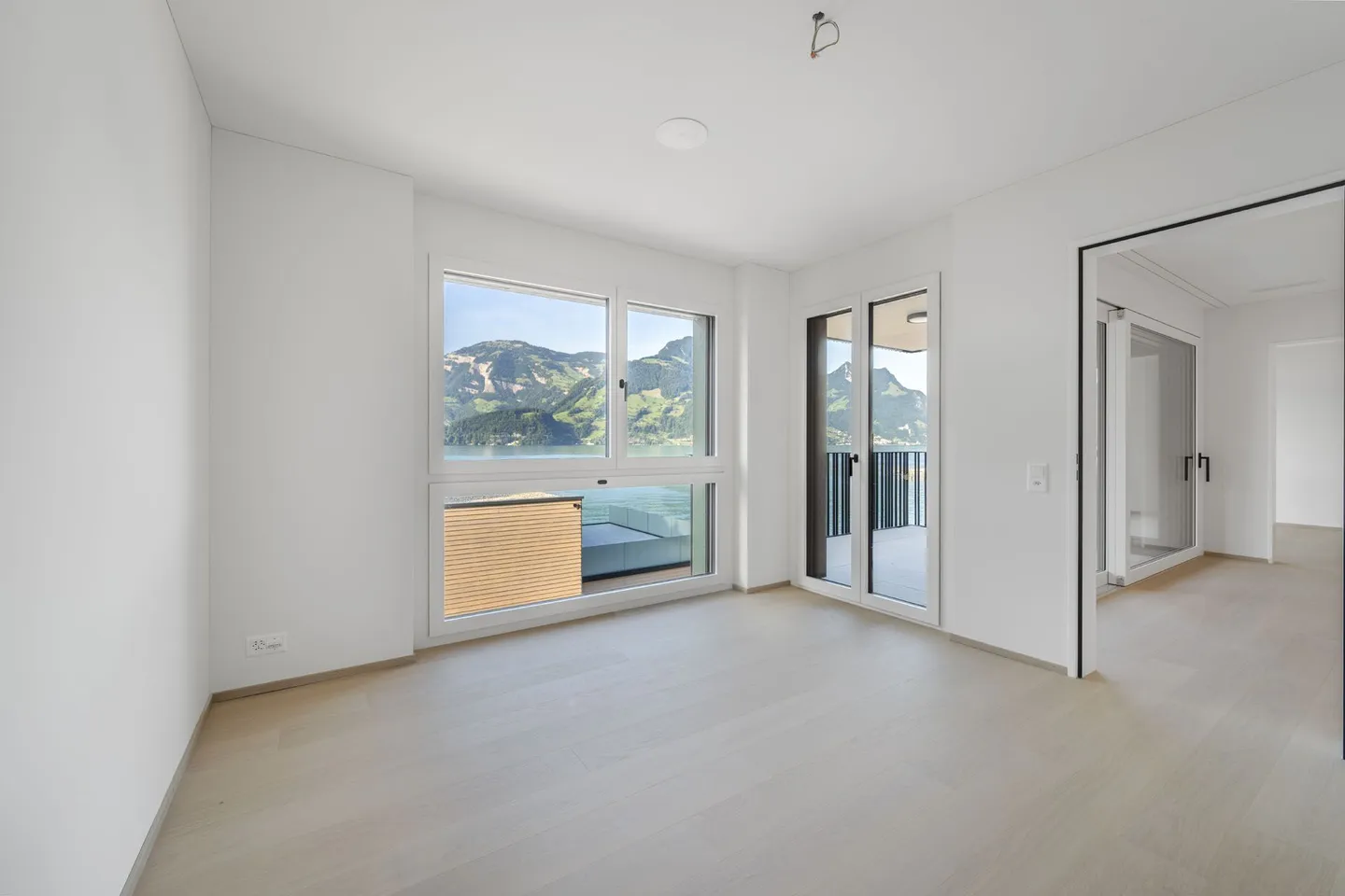 PRESTIGE VUE SUR LE LAC - Photo 10 sur 32