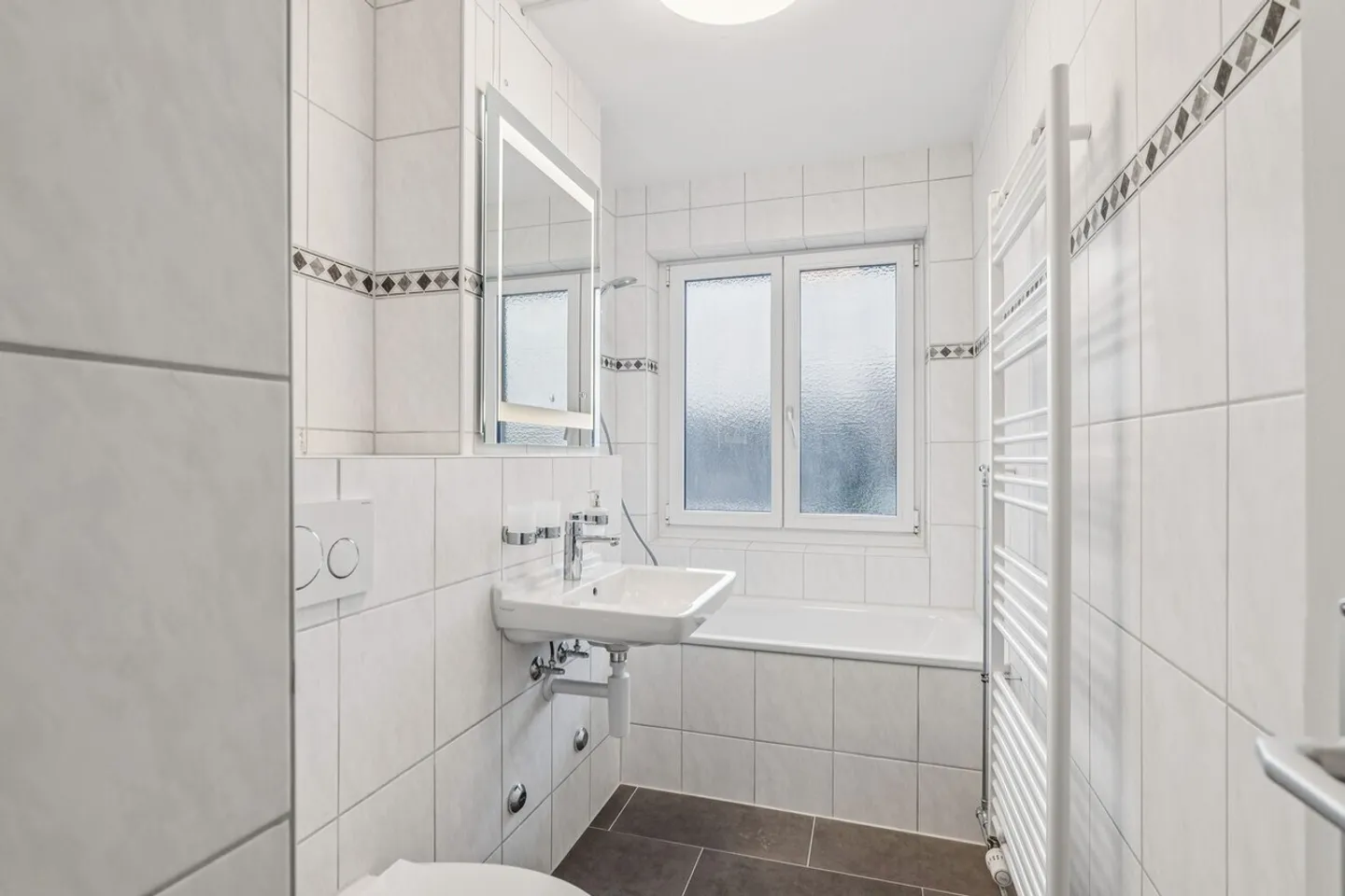 Appartement rénové en nature - Photo 4 sur 10