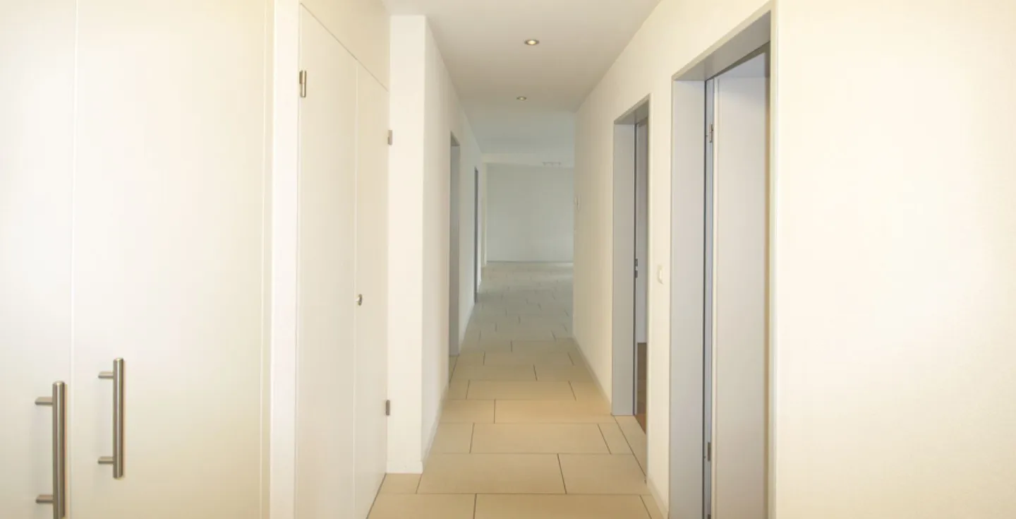 Appartement en ville, spacieux et ensoleillé - Photo 5 sur 11