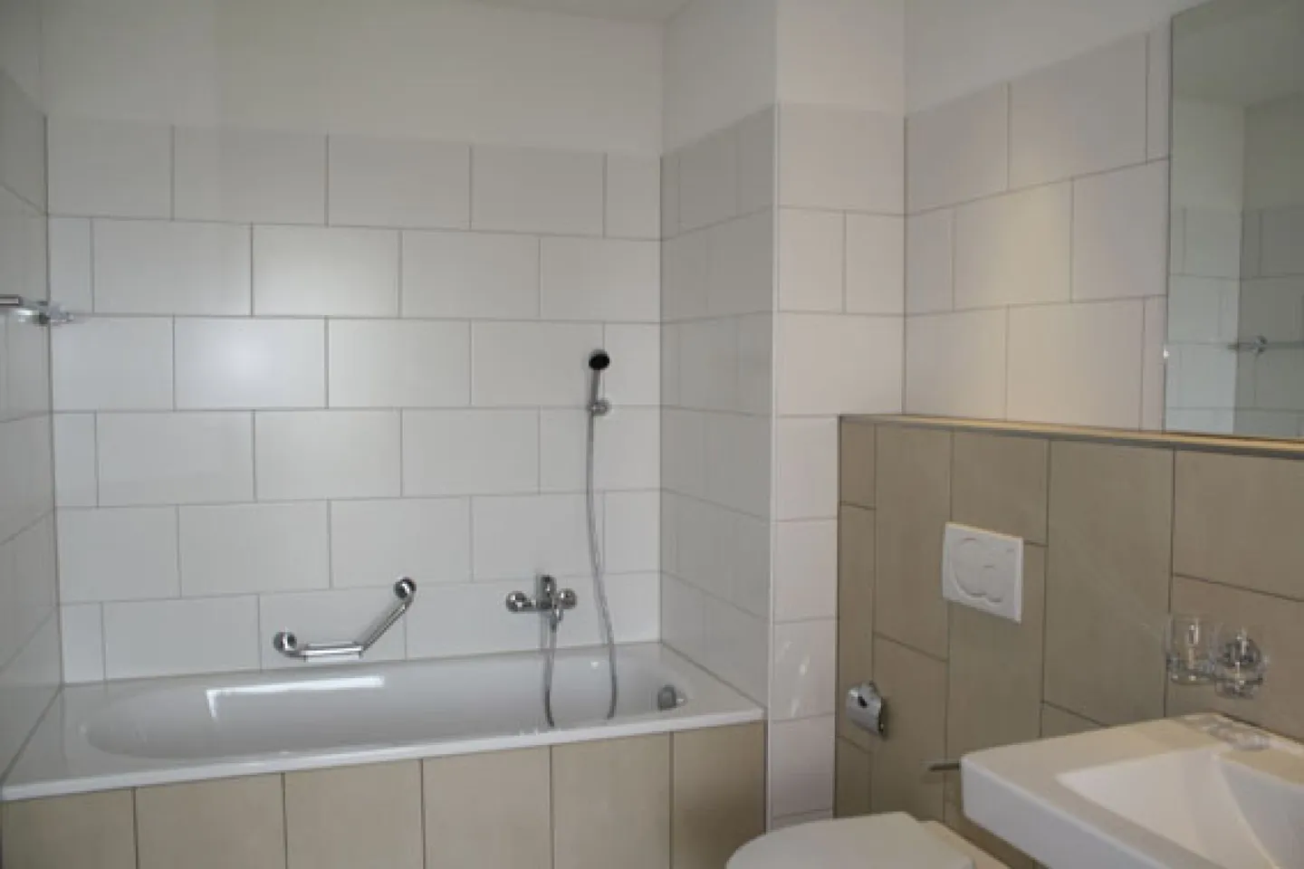 Appartement en ville, spacieux et ensoleillé - Photo 9 sur 11