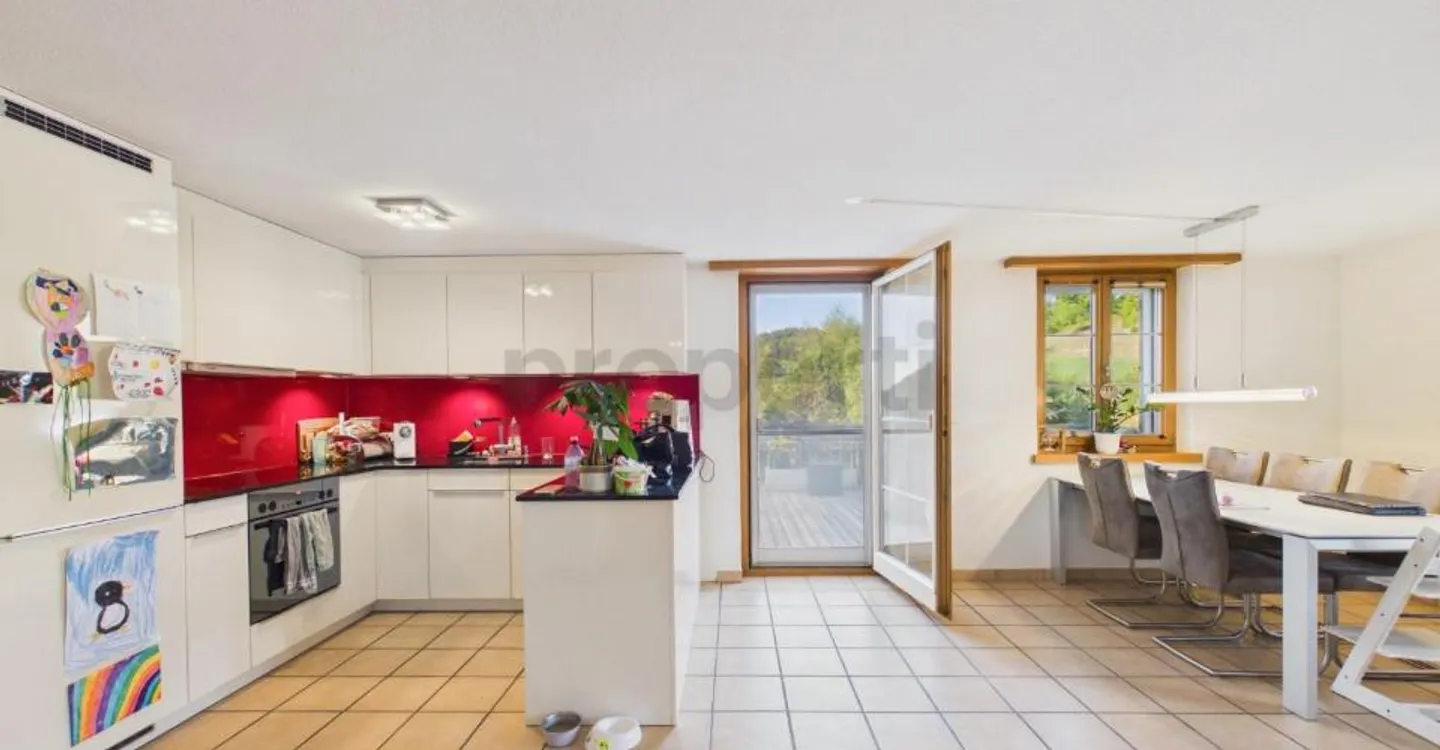 3.5-room apartment with southwest terrace and its own spacious vegetable garden in Madetswil - Photo 2 of 11