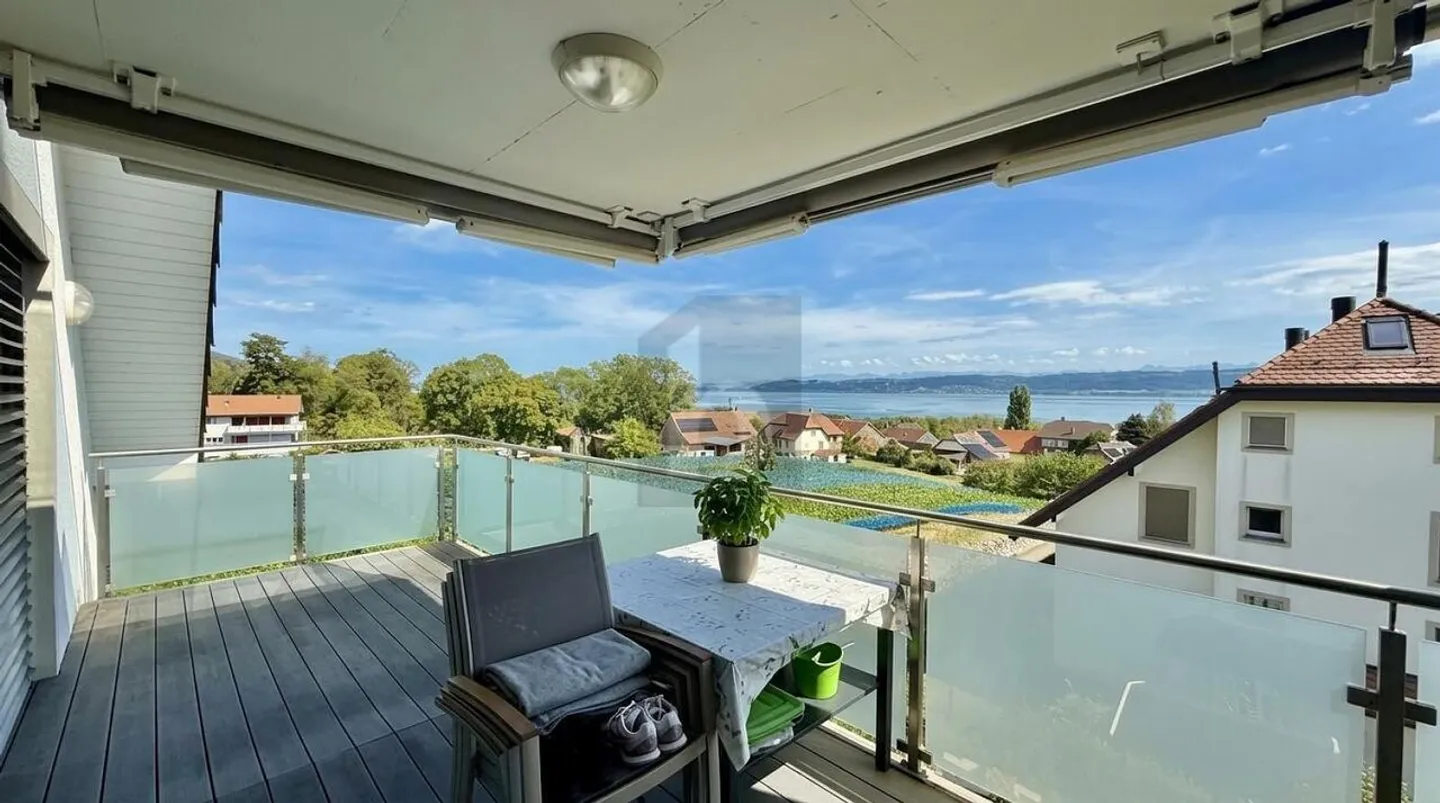 Appartement spacieux avec vue sur le lac - Photo 3 sur 6