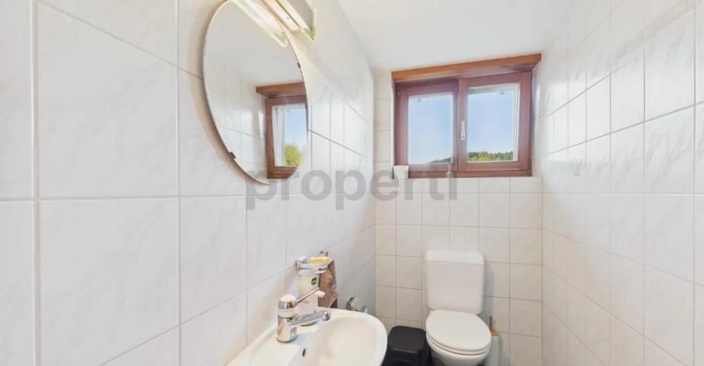 3.5-room apartment with southwest terrace and its own spacious vegetable garden in Madetswil - Photo 8 of 11