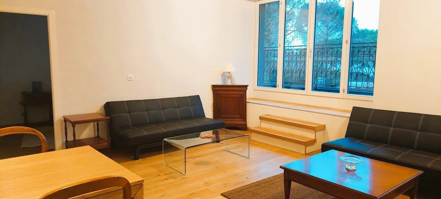 Apartment for rent - Photo 3 of 8