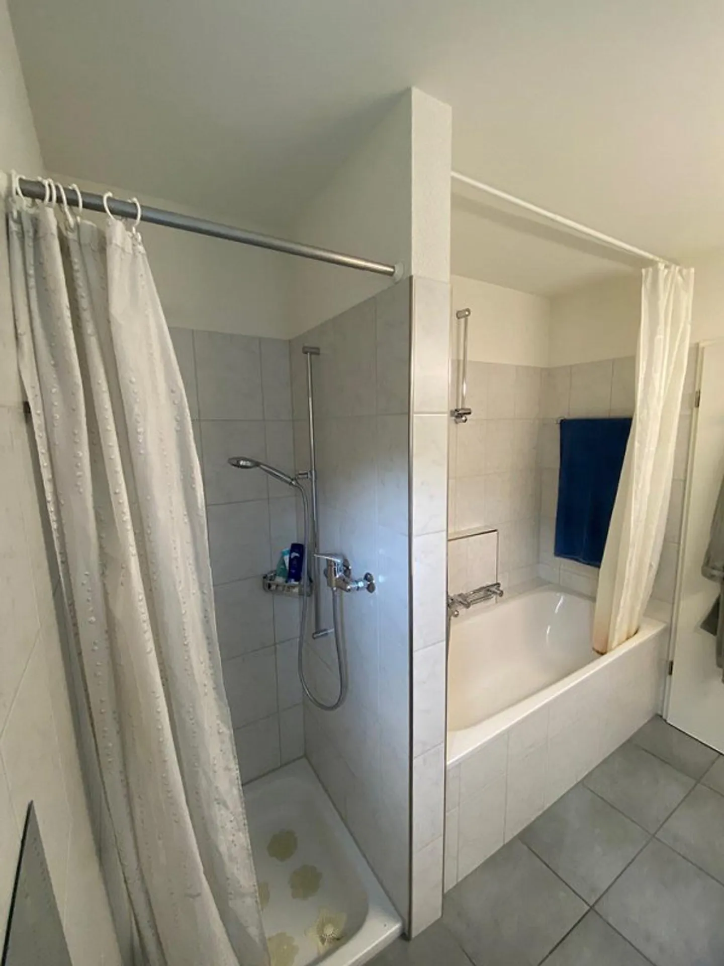 Spacious apartment with a view of greenery - Photo 6 of 9