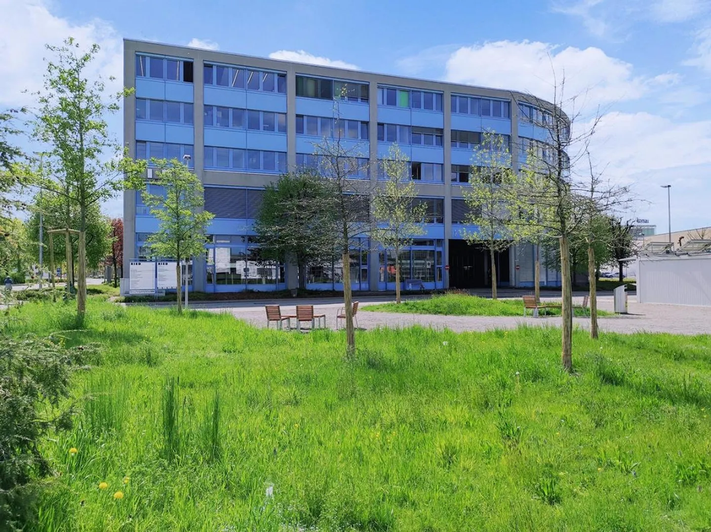 SPAZIO UFFICIO VERSATILE - DISPONIBILE A PARTIRE DA 225 m² SE NECESSARIO - Foto 12 di 12