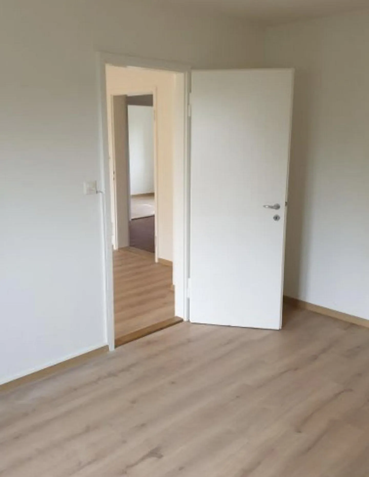 Weekly stay: bright lockable room near Balgrist - Photo 1 of 1
