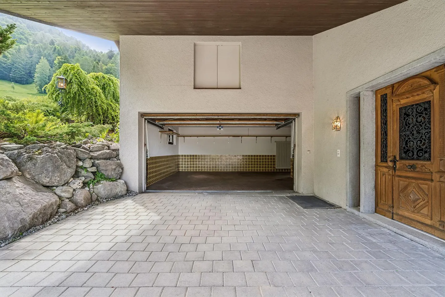 Spacious 6-Room Single-Family House in Glarus Nord – Living with a View - Photo 5 of 21