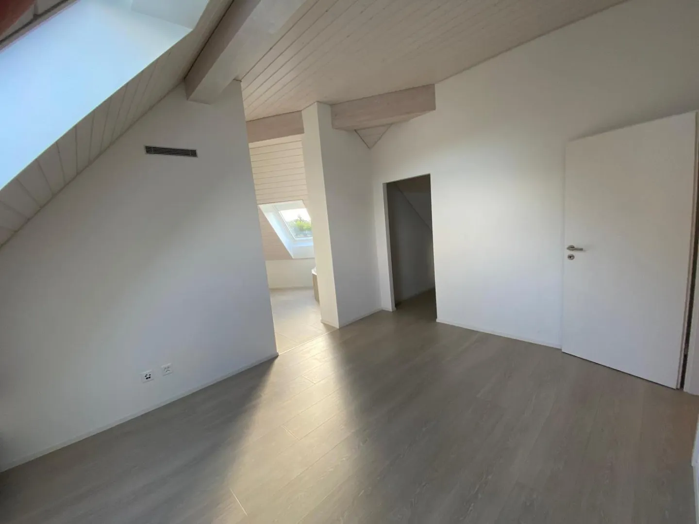 2.5 Room Apartment - Photo 5 of 12