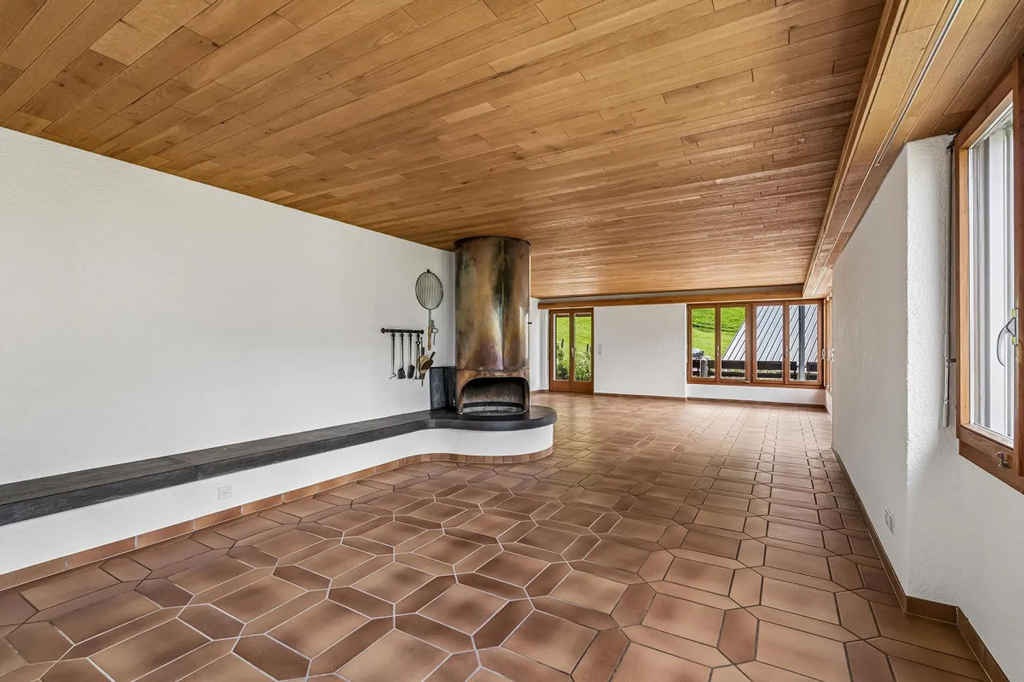 Spacious 6-Room Single-Family House in Glarus Nord – Living with a View - Photo 8 of 21