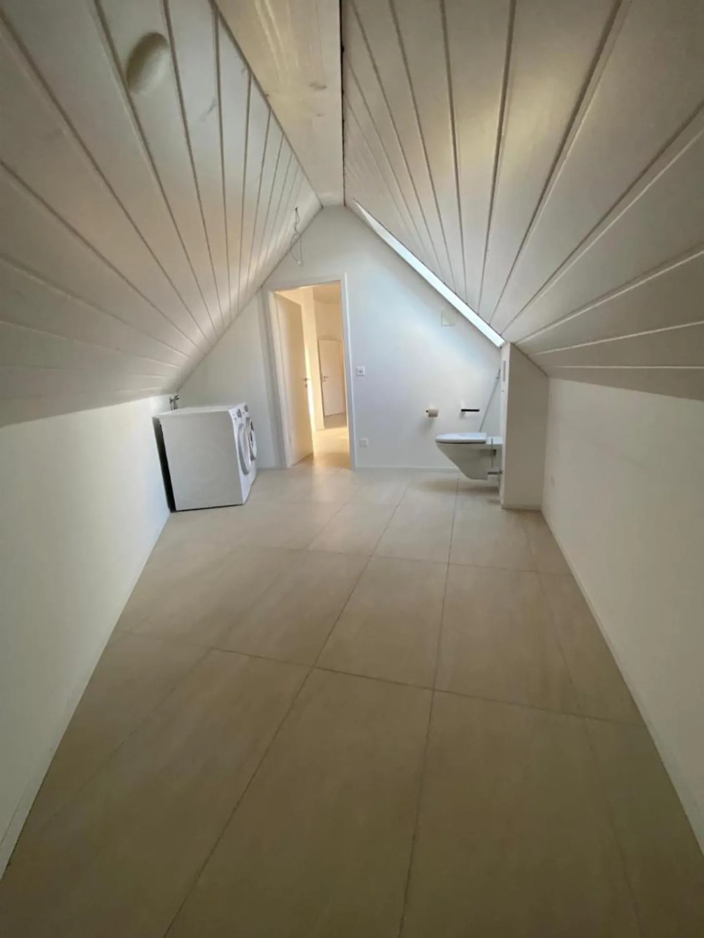 2.5 Room Apartment - Photo 9 of 12