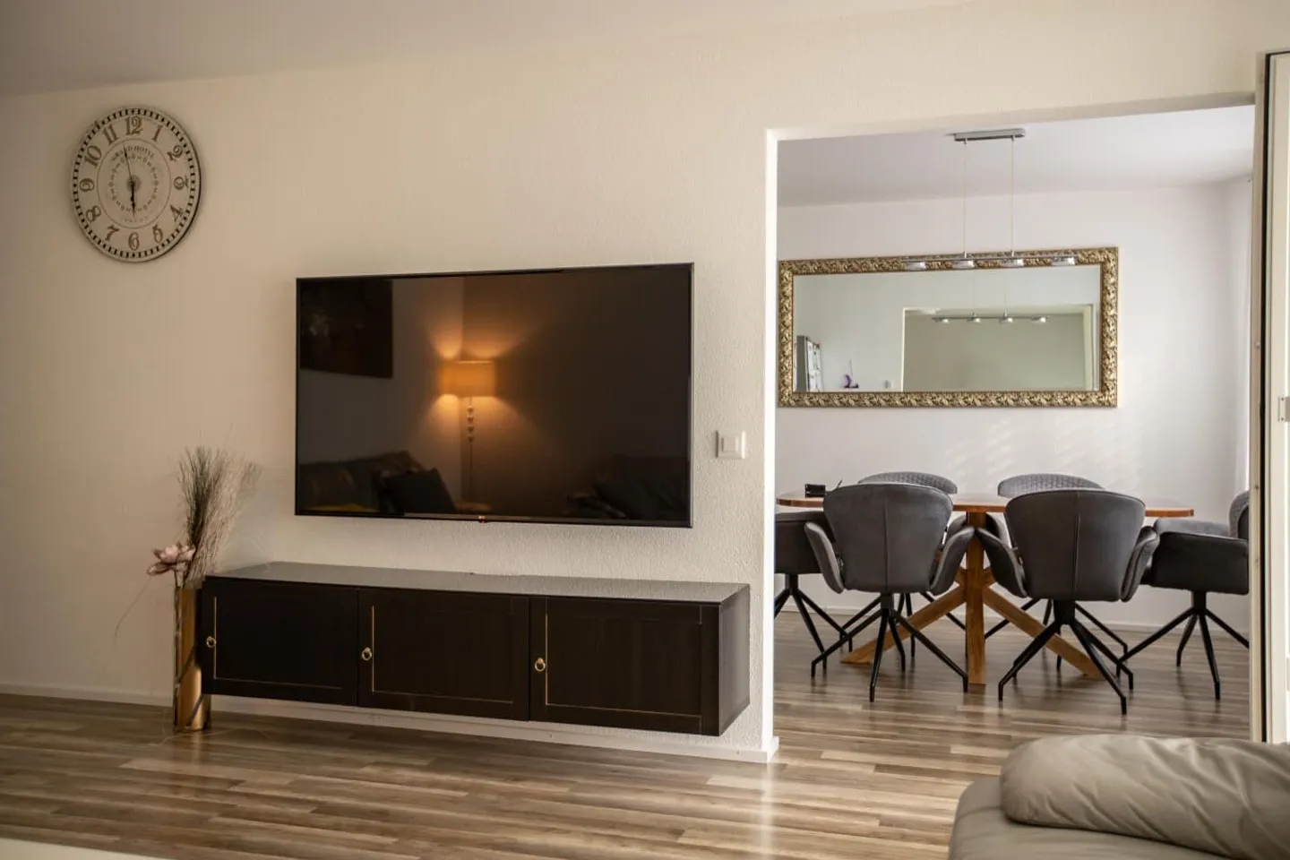 3.5 Room Apartment - Photo 1 of 9
