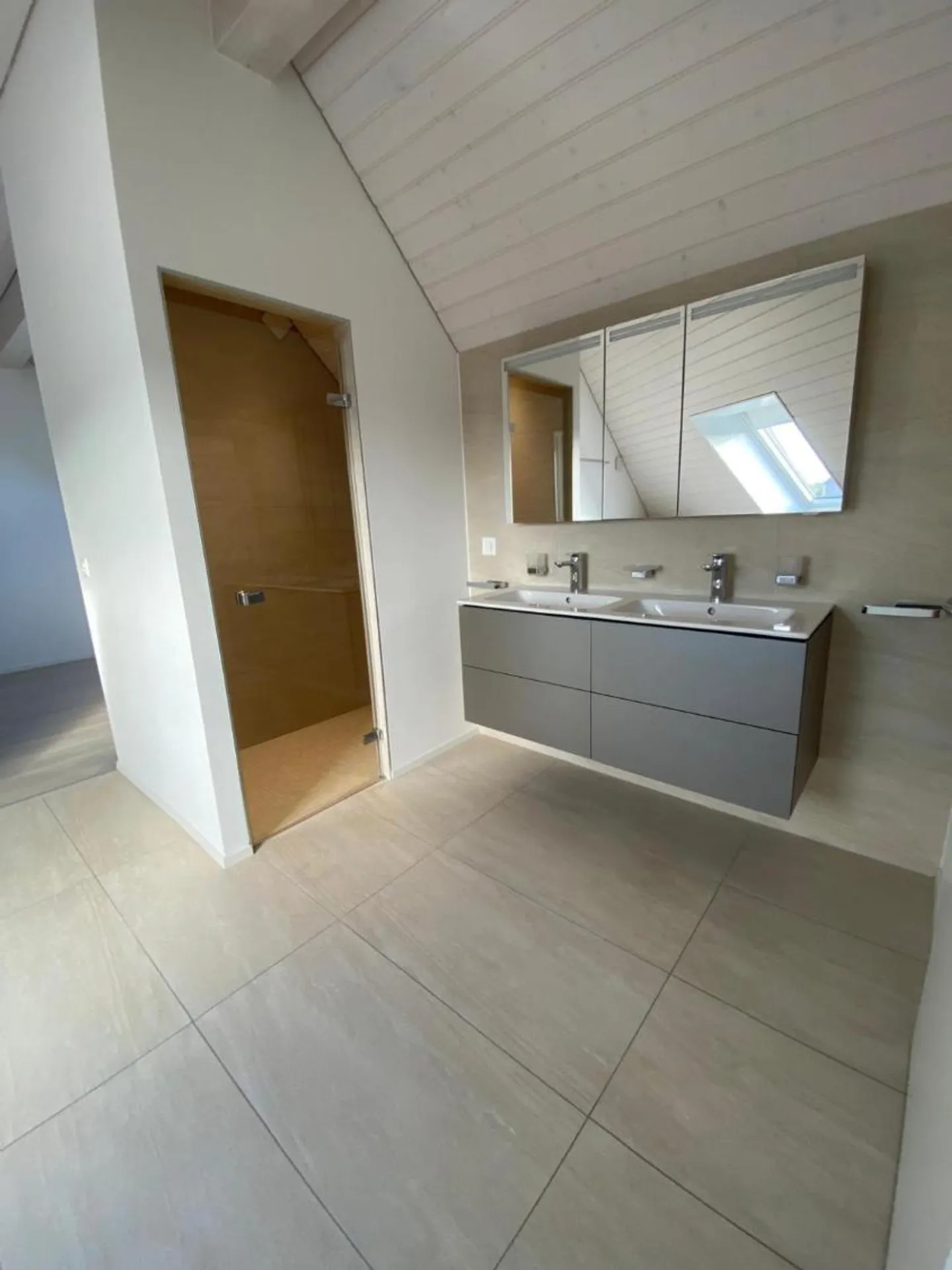 2.5 Room Apartment - Photo 8 of 12