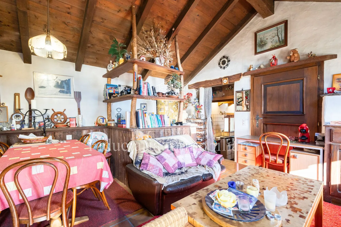 BRISSAGO - Charmante maison rustique de 3,5 pièces dans un emplacement ensoleillé avec vue imprenable sur le lac - Photo 7 sur 13