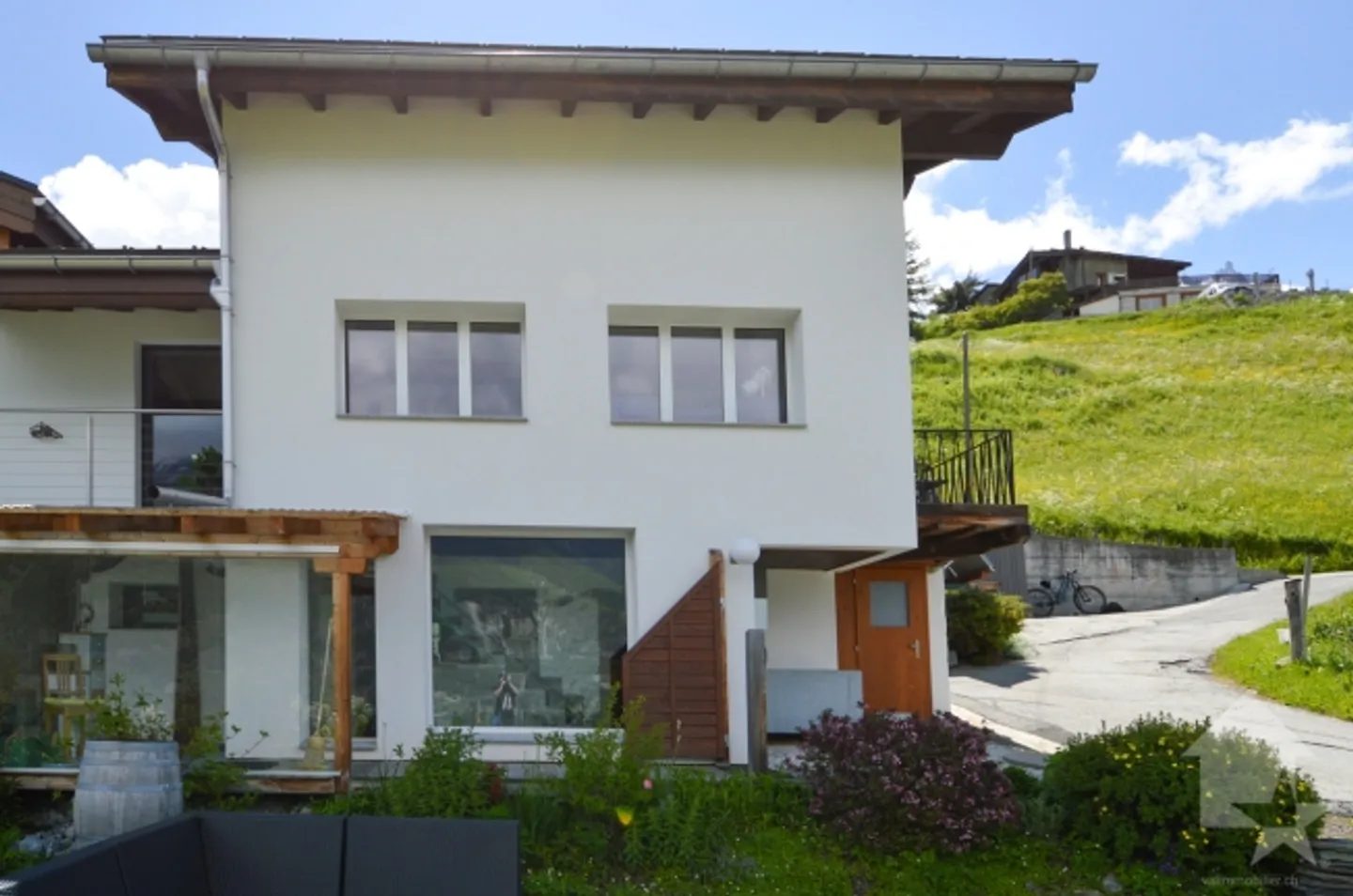Idyllic Triplex Apartment - Photo 4 of 20