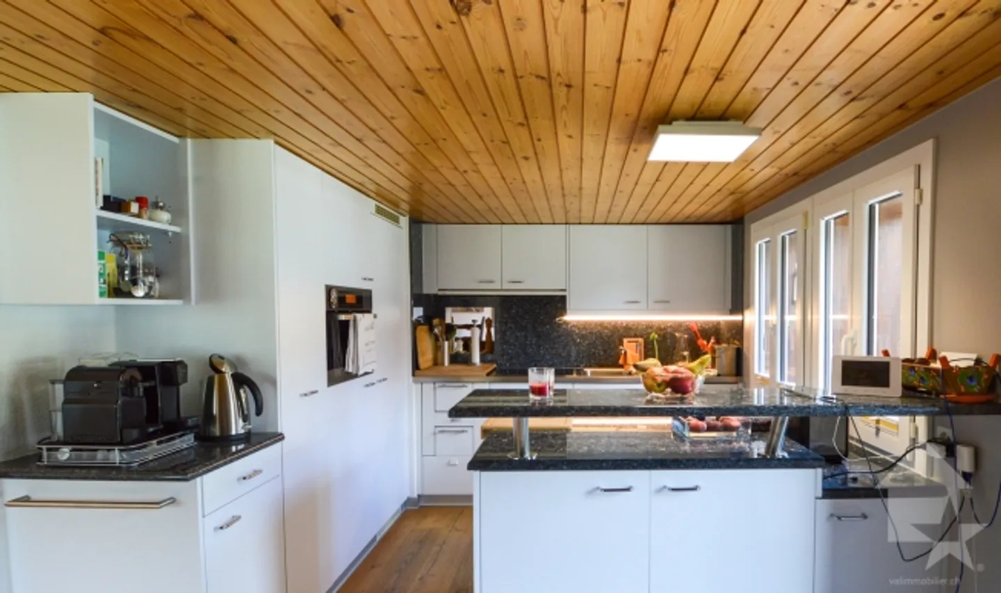 Idyllic Triplex Apartment - Photo 14 of 20