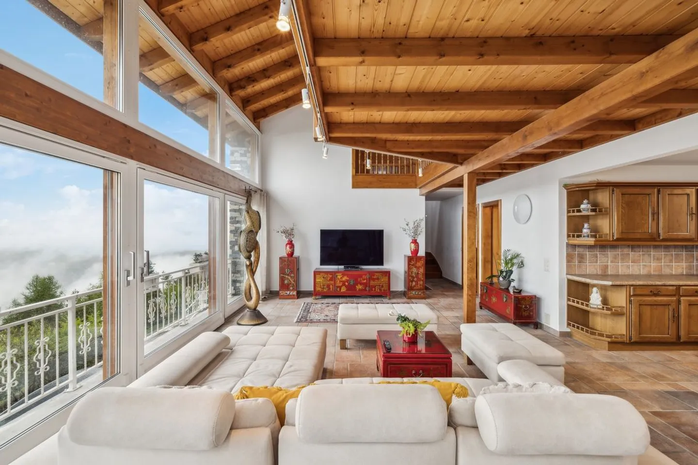 Stunning Villa with Mountain Views - Photo 3 of 10