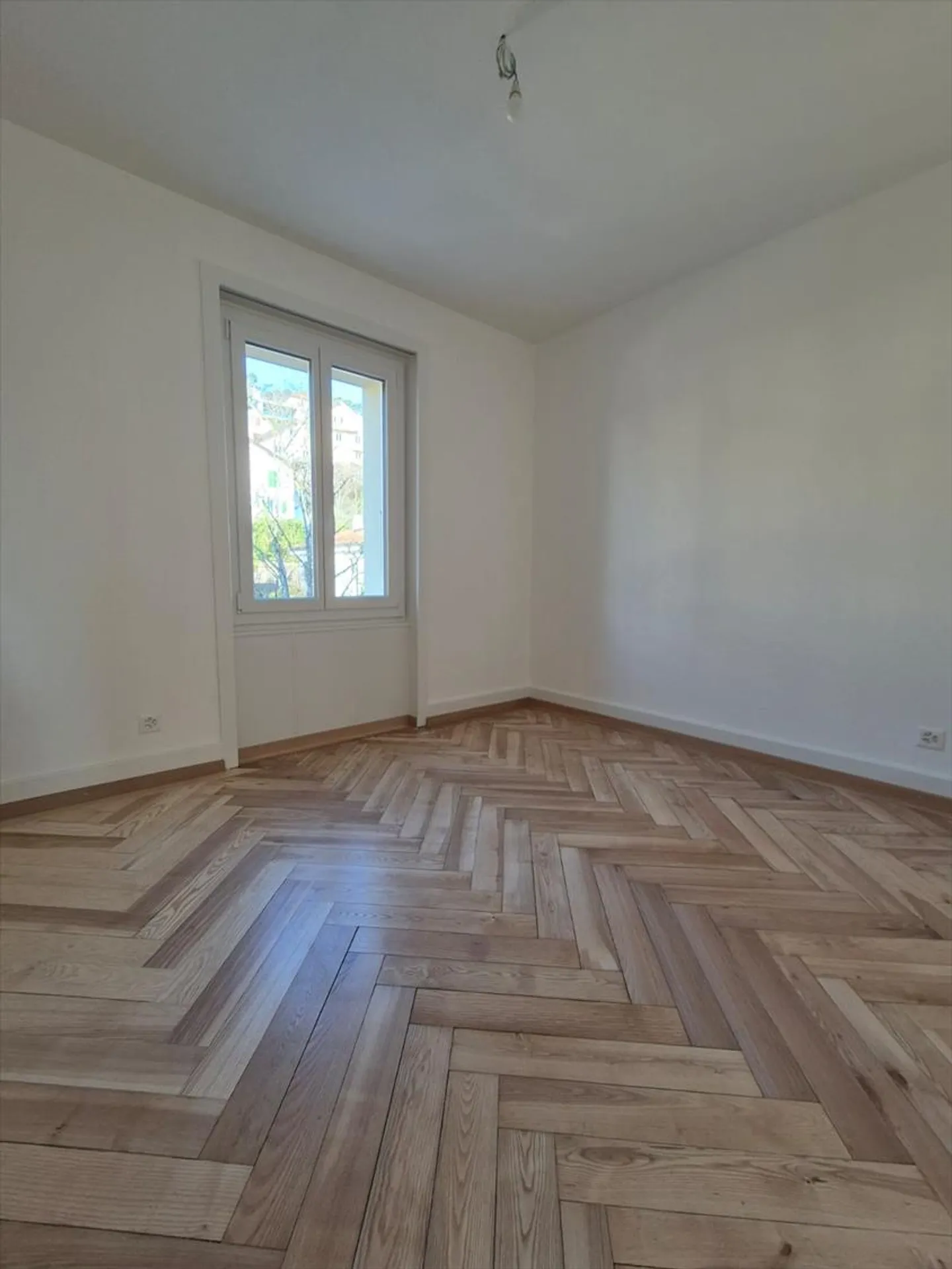 Appartamento completamente ristrutturato di 3 locali al 1° piano - Foto 3 di 6