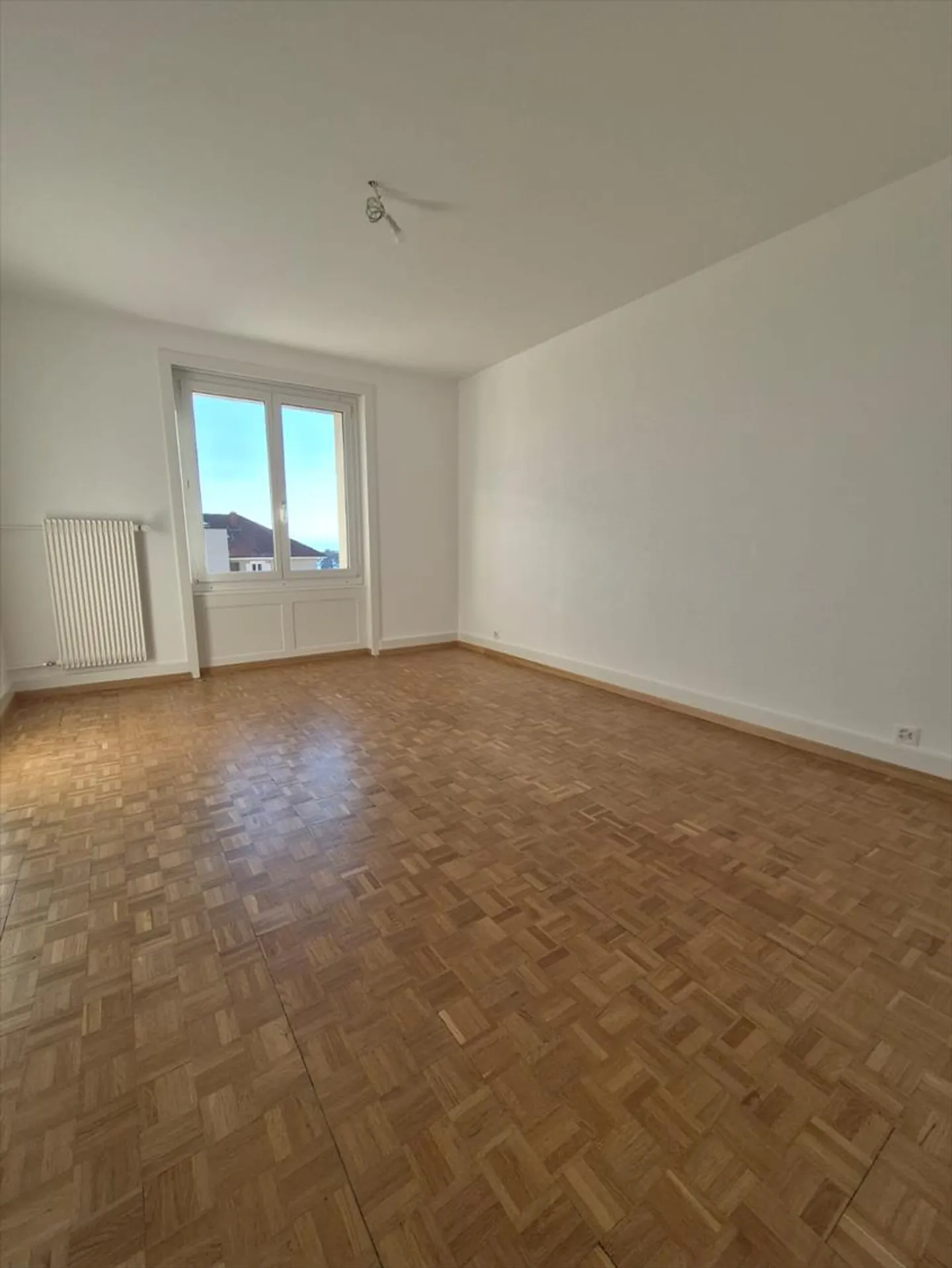 Appartamento completamente ristrutturato di 3 locali al 1° piano - Foto 4 di 6