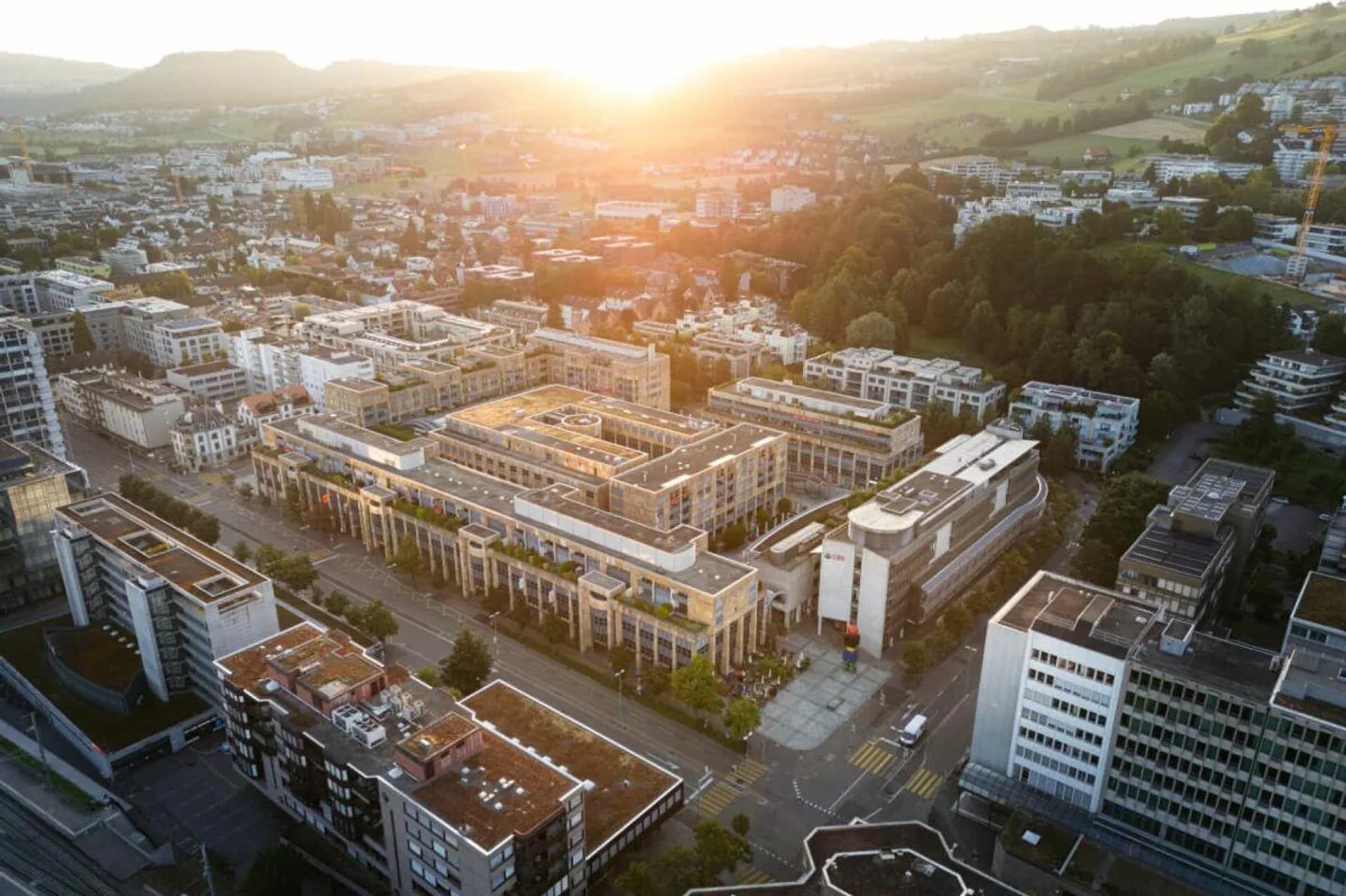 Ampio spazio di stoccaggio in affitto nel centro di Zug - Foto 1 di 2
