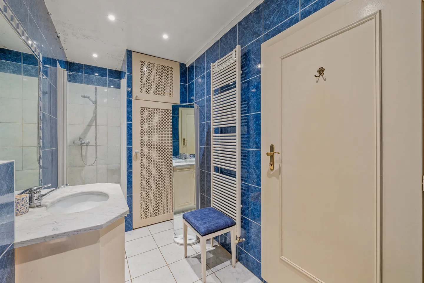 Superb property located in a quiet residential area - Photo 6 of 25