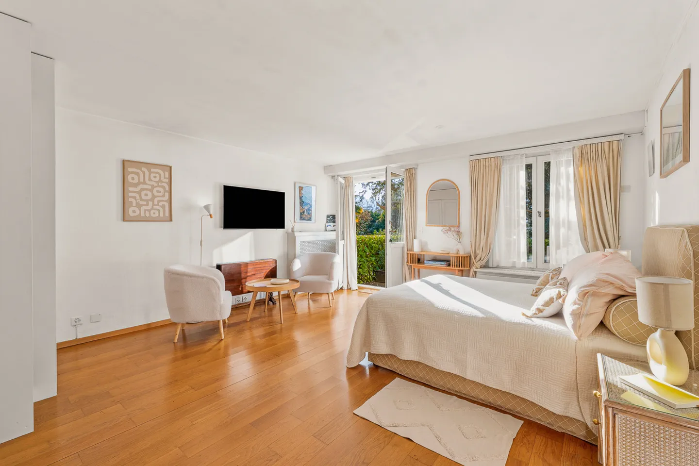 Superb property located in a quiet residential area - Photo 9 of 25