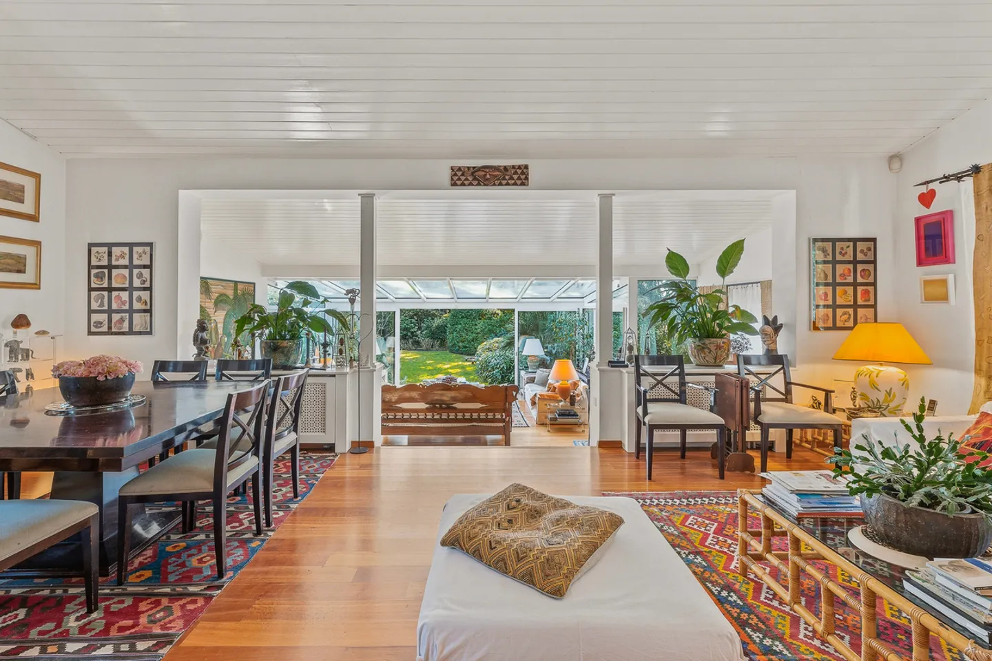 Superb property located in a quiet residential area - Photo 13 of 25