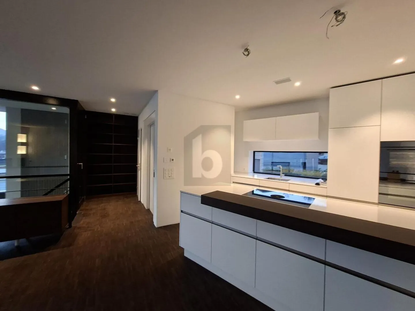 ARCHITEKTUR TRIFFT LUXUS UND MODERNSTE TECHNIK - Foto 3 von 6