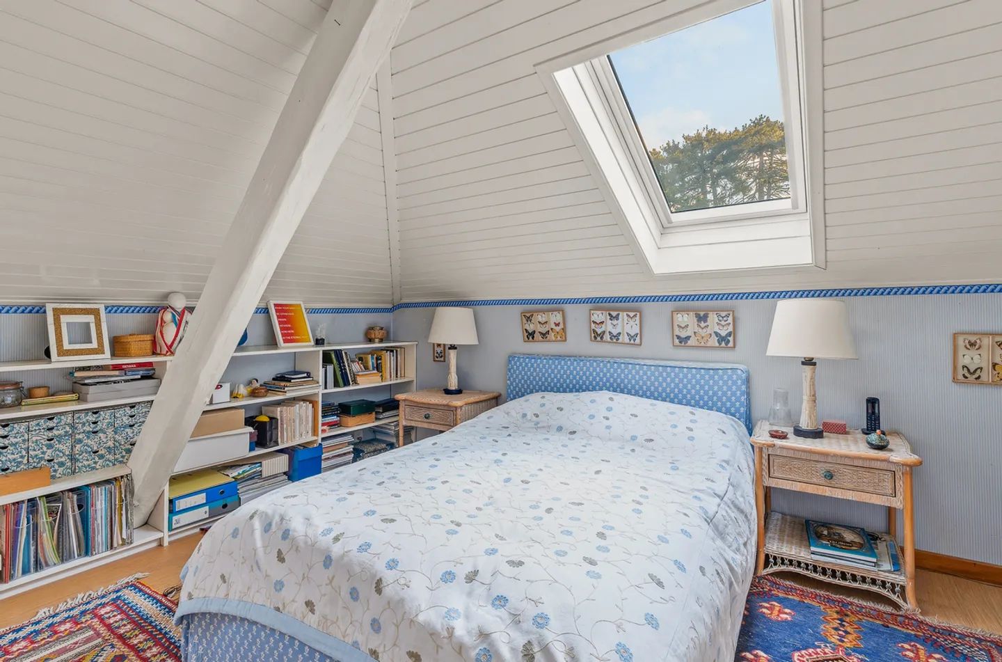 Superb property located in a quiet residential area - Photo 19 of 25