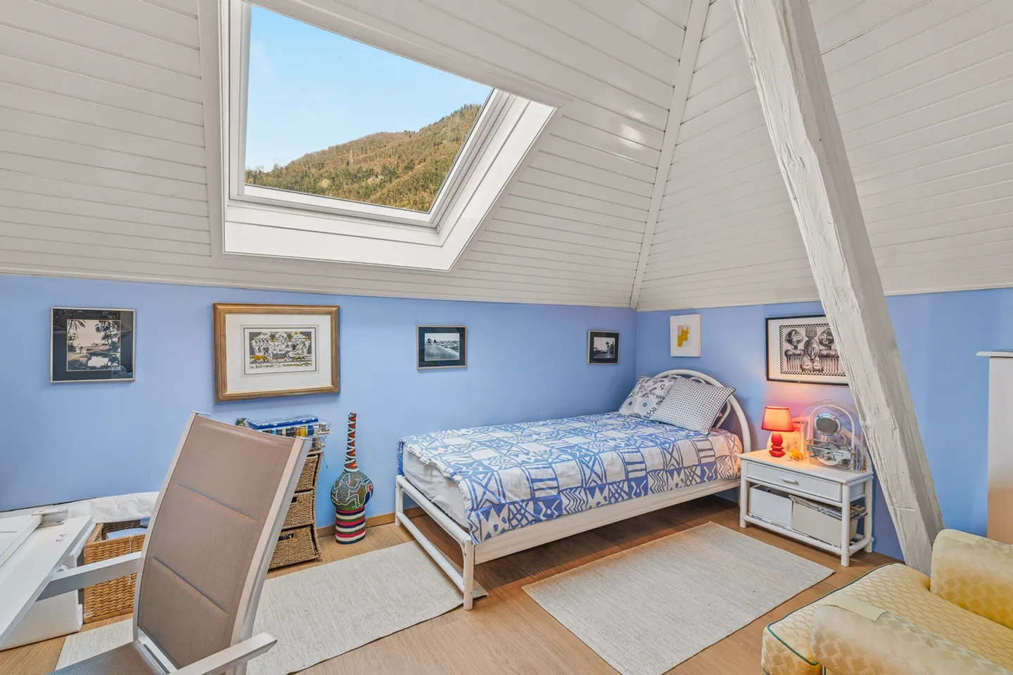 Superb property located in a quiet residential area - Photo 18 of 25