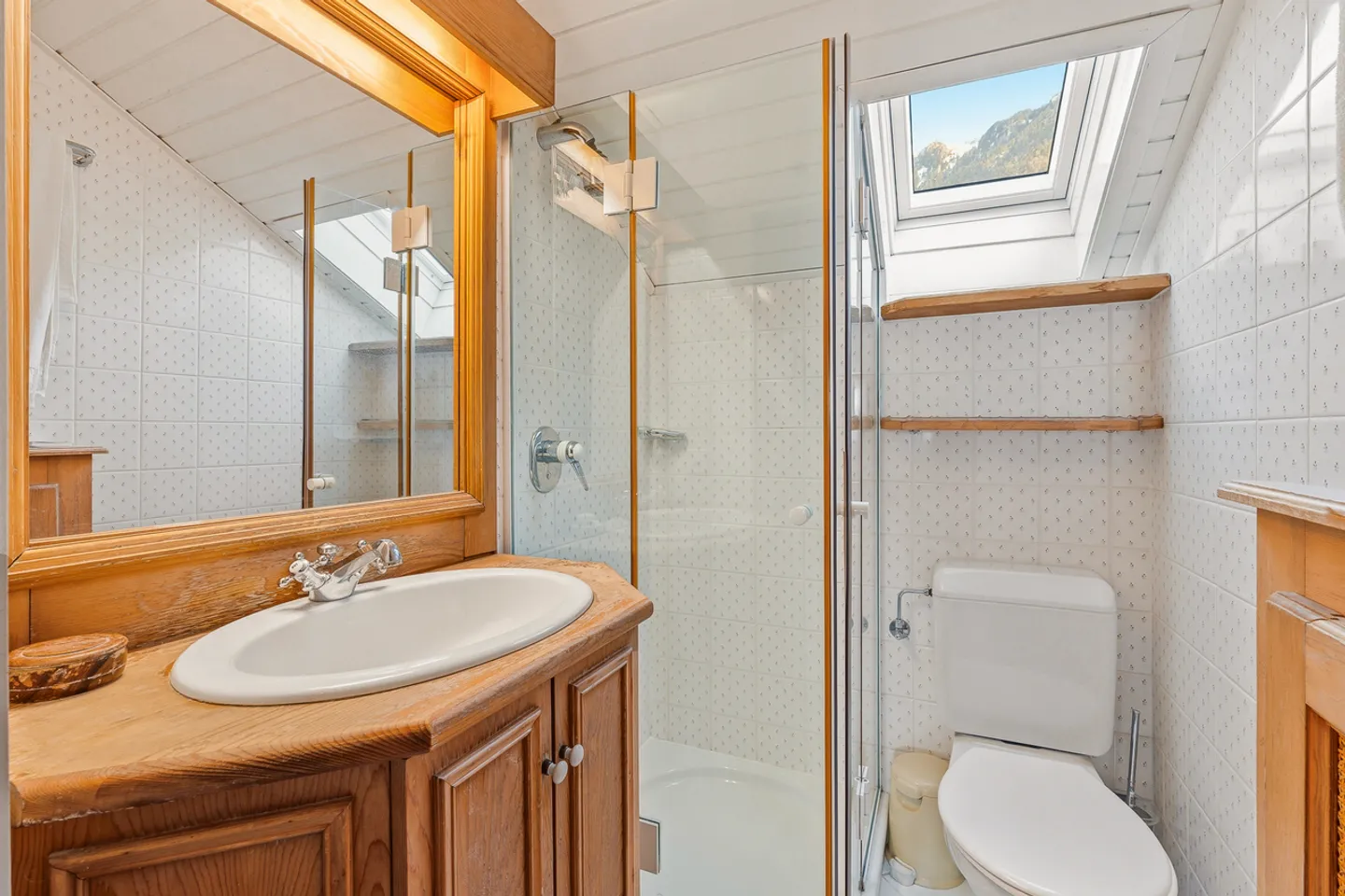 Superb property located in a quiet residential area - Photo 21 of 25