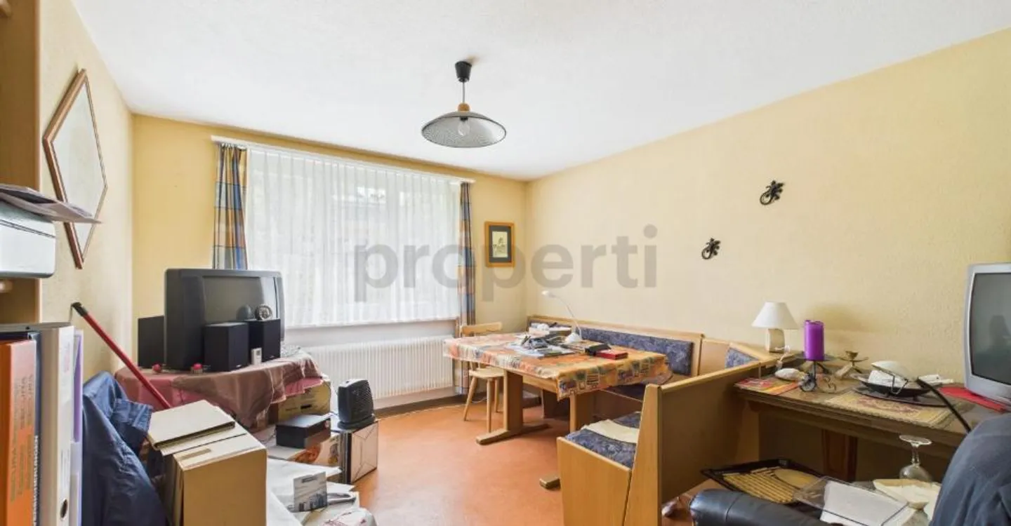 Vista spettacolare sulle montagne, molta privacy e alto potenziale di apprezzamento nel Safiental! - Foto 10 di 13
