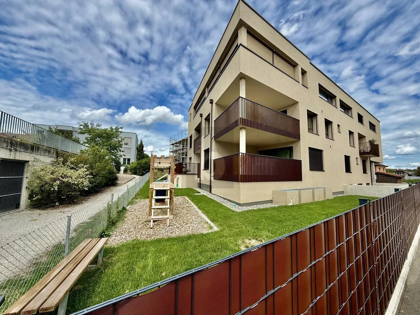 Appartement Moderne avec Terrasse - Photo 1 sur 6