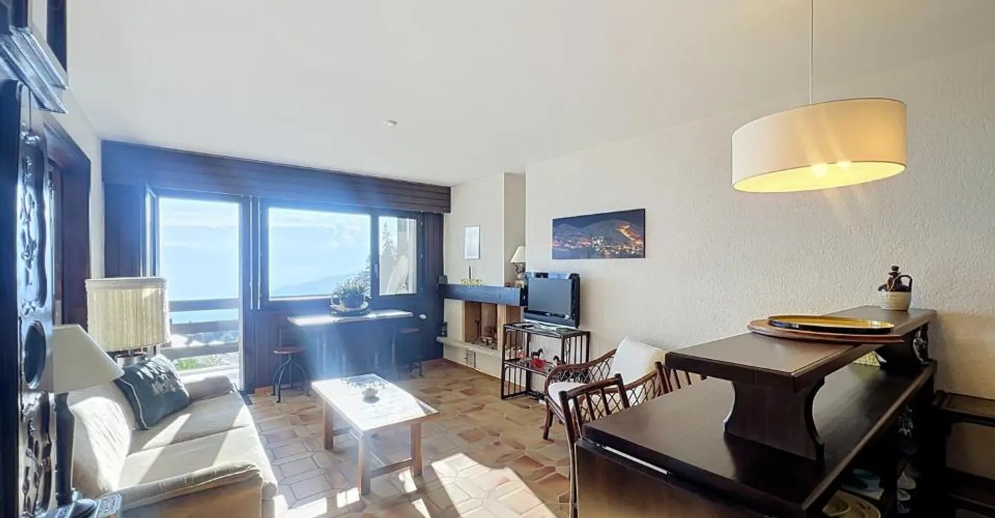 Charming Apartment with Mountain View - Photo 6 of 13