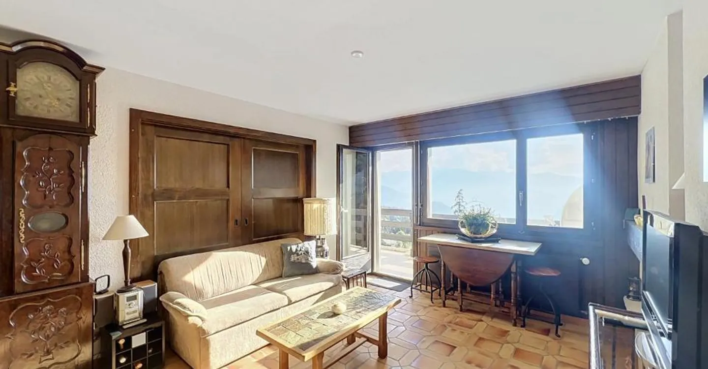 Charming Apartment with Mountain View - Photo 7 of 13