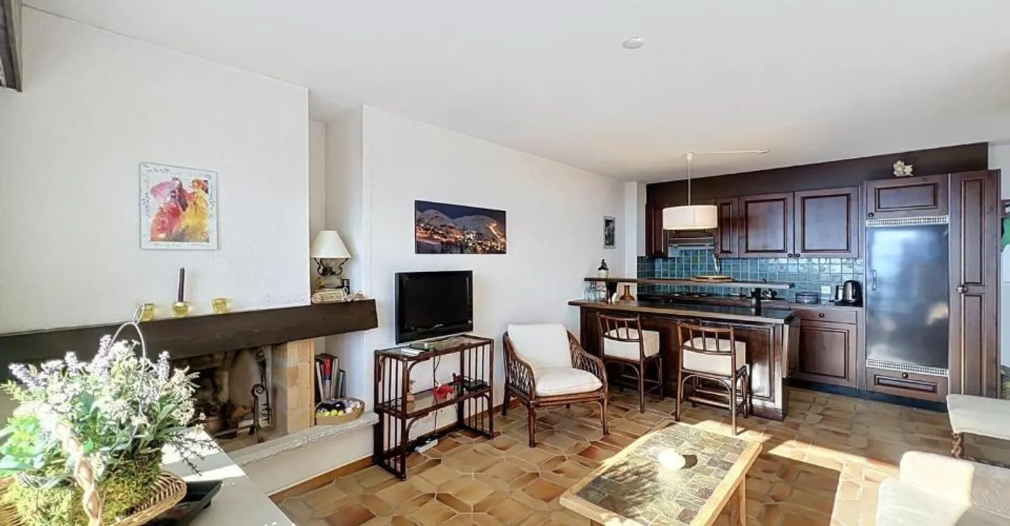 Charming Apartment with Mountain View - Photo 8 of 13