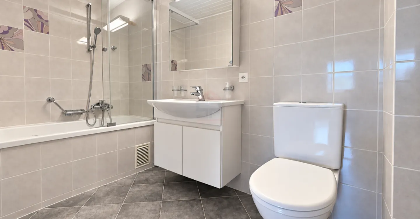 Elegante renovierte Familienimmobilie im Herzen einer grünen Umgebung - Foto 13 von 13