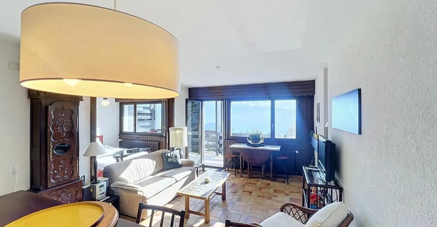 Charming Apartment with Mountain View - Photo 10 of 13